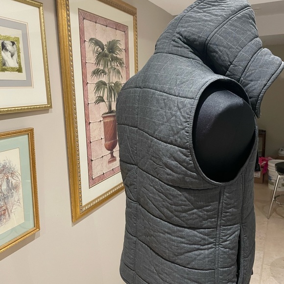 Dolce and Gabbana Hooded Down Vest - Picture 5 of 5